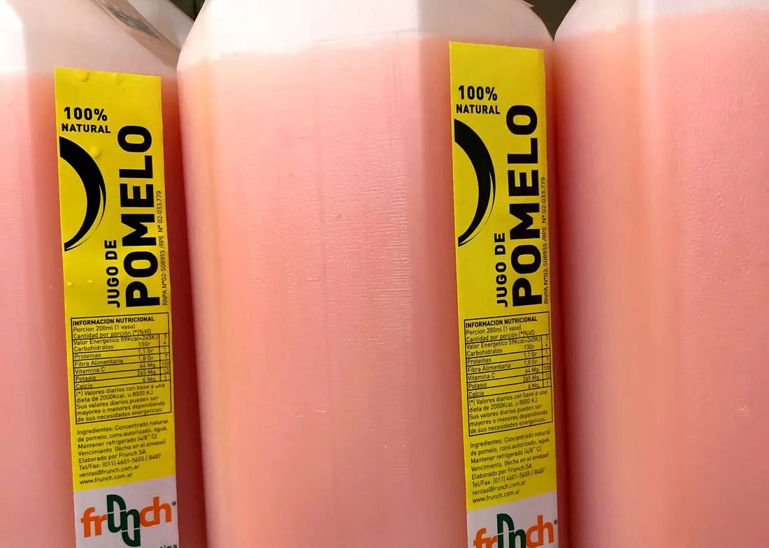 Bidones de jugo de pomelo rosado Frunch