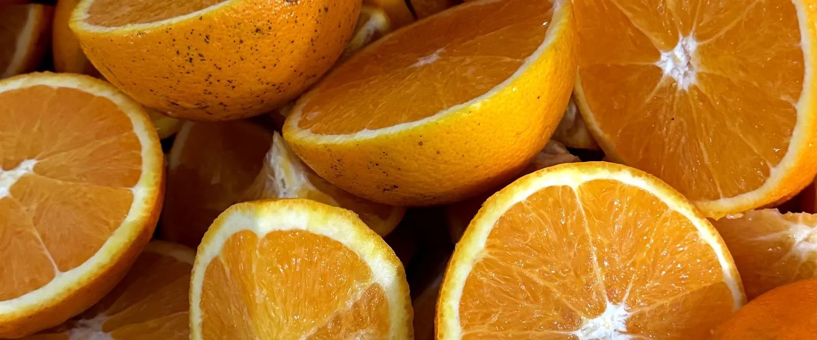 Naranjas cortadas